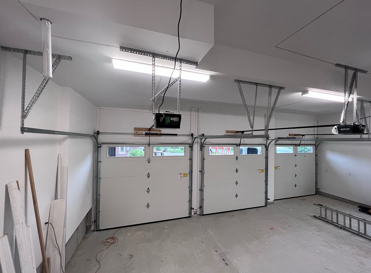 Professional garage door repair service in El Paso